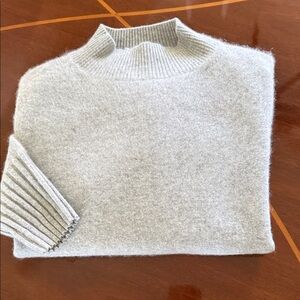 Mockneck cashmere sweater
